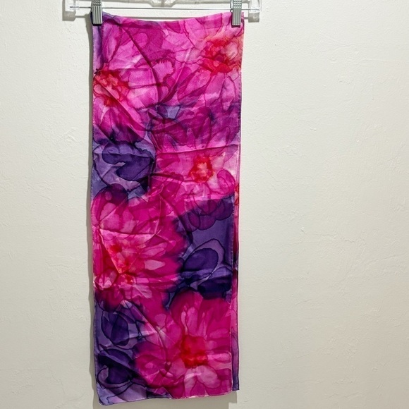 IZABELA SAUER Signed Hand Painted Silk Scarf Hand Rolled Purple Pink 22” X 60” - Picture 3 of 6
